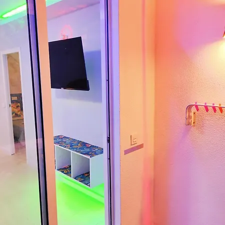 Park Con Piscina, Bar, Wifi, Parking