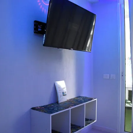 Park Con Piscina, Bar, Wifi, Parking