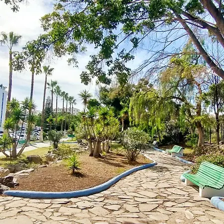 Park Con Piscina, Bar, Wifi, Parking Apartment